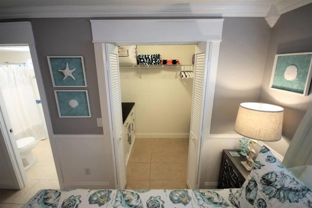 Stylish And Modern 2 Bedroom, 2 Bathroom. The Mermaid Suite. Fort Myers Beach Bagian luar foto